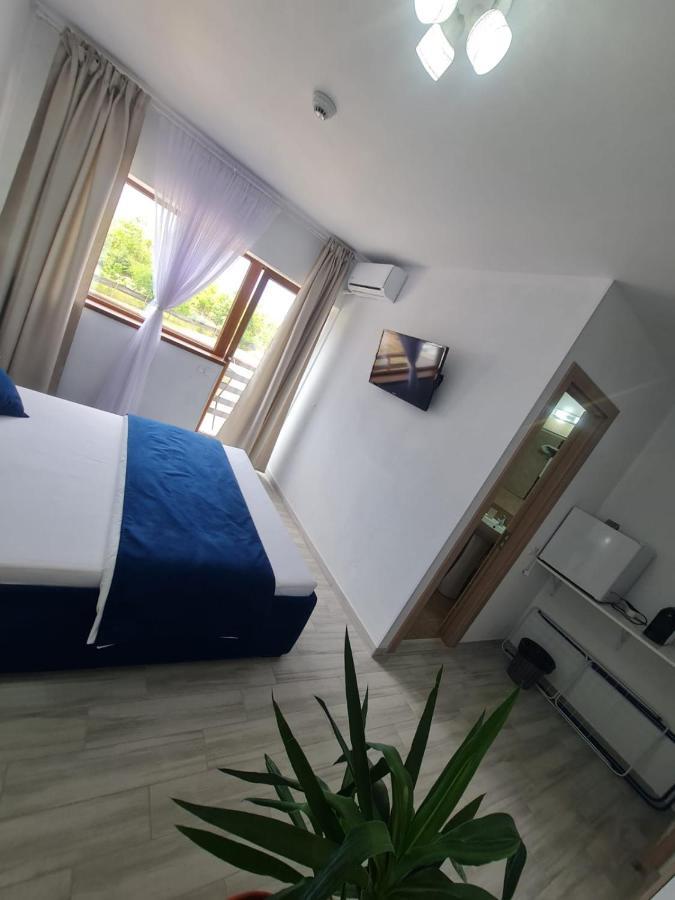 Yuka Hotell Vama Veche Exteriör bild