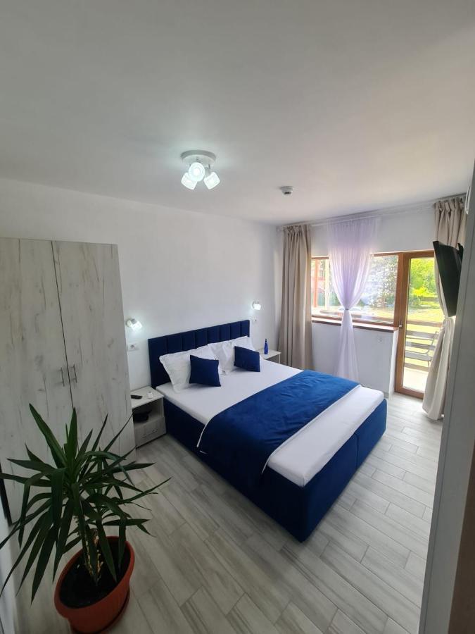 Yuka Hotell Vama Veche Exteriör bild
