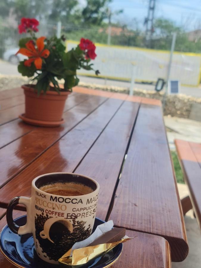 Yuka Hotell Vama Veche Exteriör bild